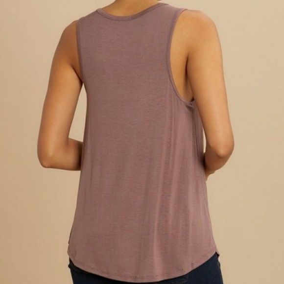 🌿MOLLY LOOSE TOP🌿 - Picture 2 of 4